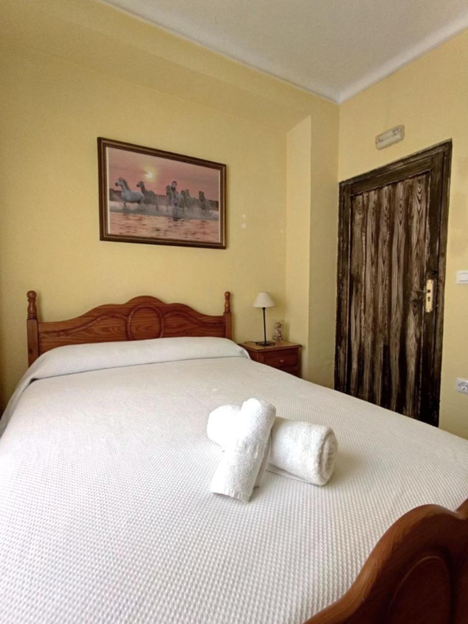 Hostal R-Conecta Cuevas De San Marcos Exterior photo